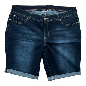 Woman within shorts size 26W